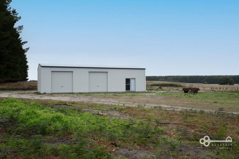 Click to view all images 16H/ Wombwells Road Casterton VIC 3311 - Image 3
