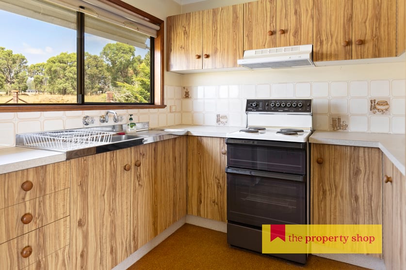 Click to view all images 50 Saints Lane Mudgee NSW 2850 - Image 3