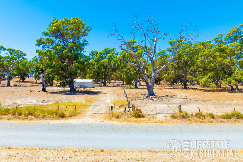 Click to view all images 551 Caraban Road Caraban WA 6041 - Image 2