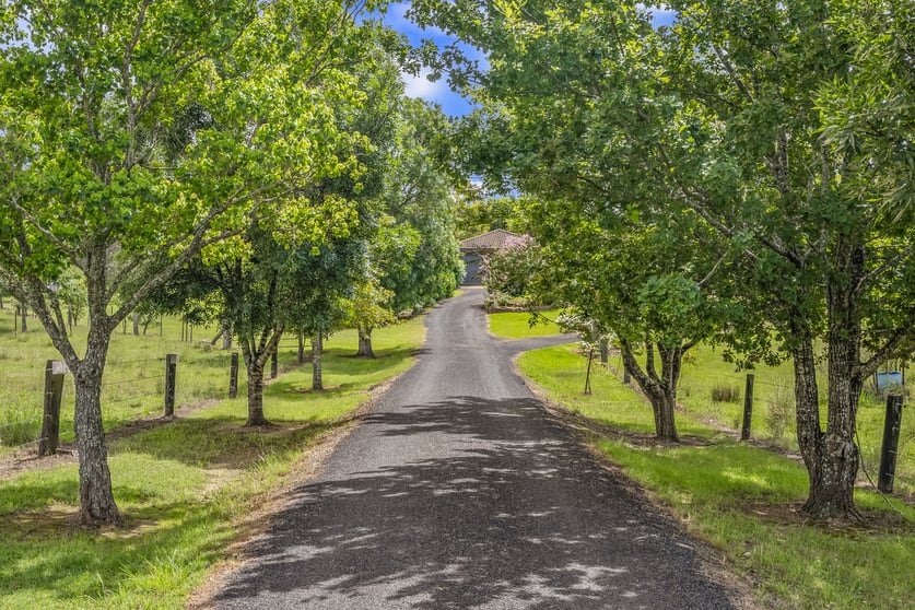 Click to view all images 735 Glendonbrook Road Glendon Brook NSW 2330 - Image 2