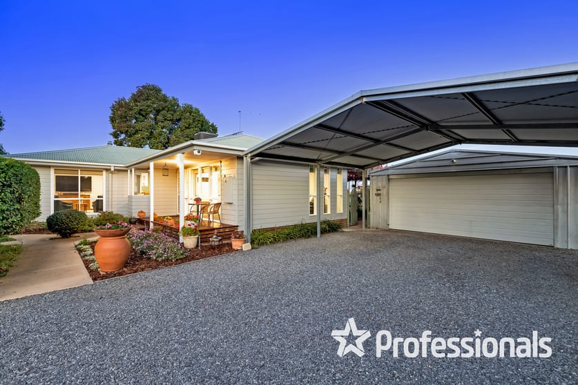 Click to view all images 86 Karadoc Avenue Nichols Point VIC 3501 - Image 3