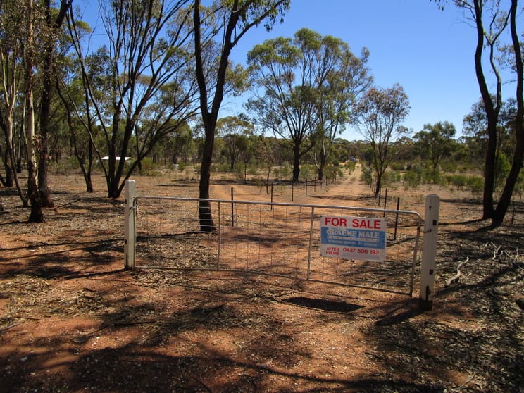 37 Kay Road St Arnaud VIC 3478 - Image 2