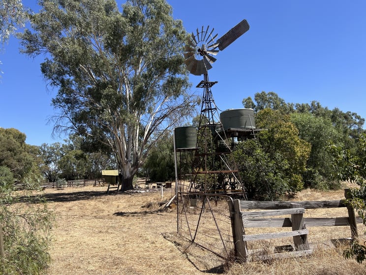 Click to view all images 6989B Goulburn Valley Highway Koonoomoo VIC 3644 - Image 3