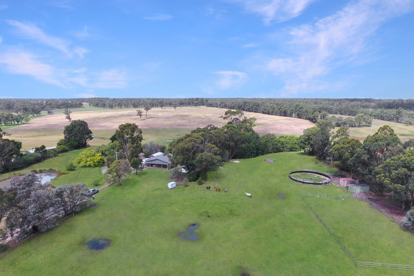 Click to view all images 302 Simpsons Creek Road Simpsons Creek VIC 3888 - Image 1