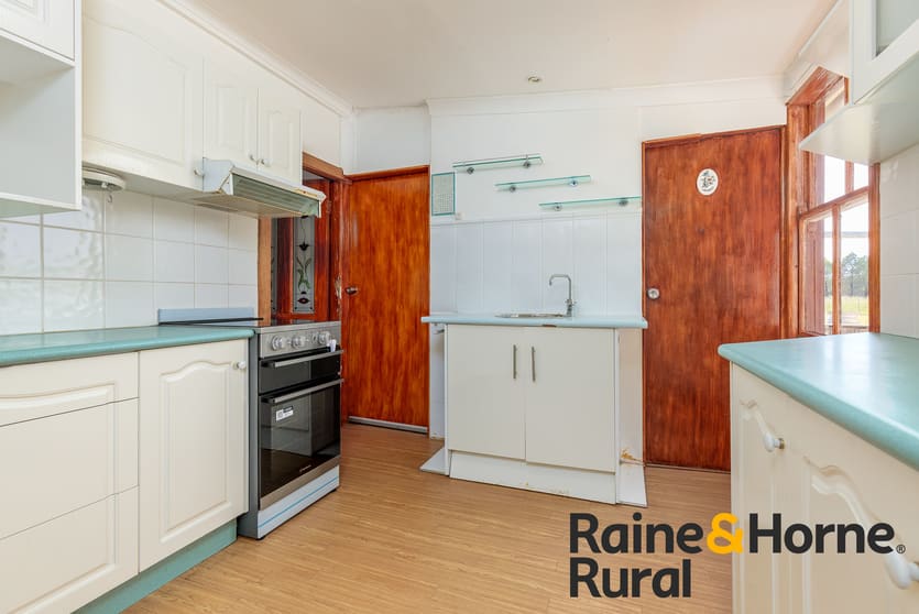 Click to view all images 84 Barbigal Street Elong Elong NSW 2831 - Image 3