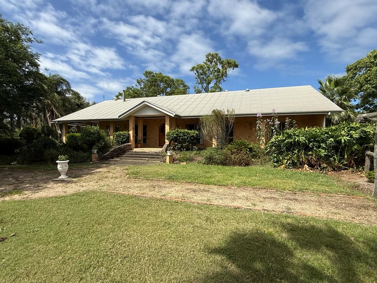 Click to view all images 37 Schick Road Thornville QLD 4352 - Image 2