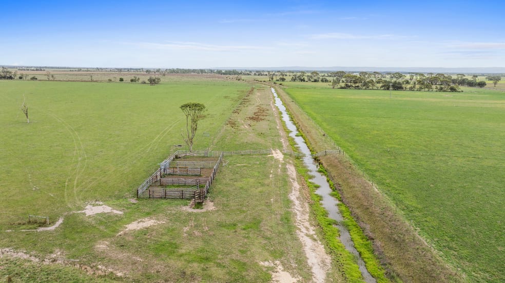 2/ Denison Road Nambrok VIC 3847 - Image 3