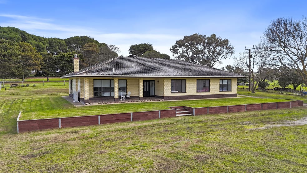 Click to view all images 115 Coolawang Road Waitpinga SA 5211 - Image 3