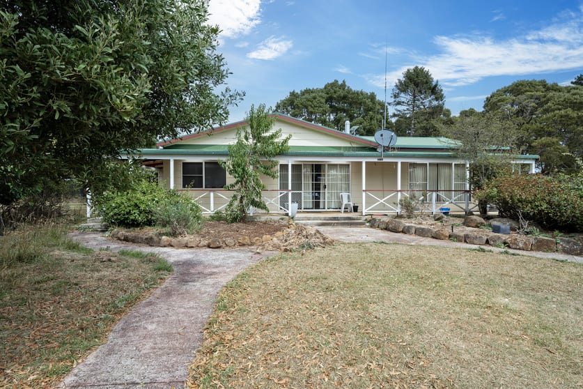 Click to view all images 611 Montumana Road Montumana TAS 7321 - Image 3