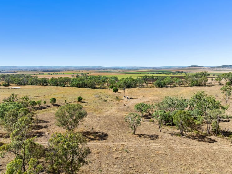 Click to view all images 2680/722 Mount Kent Boundary Road Nobby QLD 4360 - Image 2