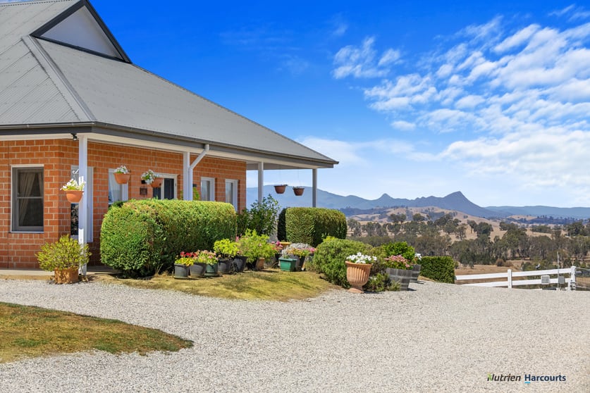 Click to view all images 150 Gordon Street Alexandra VIC 3714 - Image 1