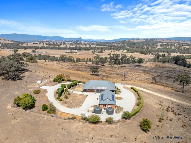 Click to view all images 150 Gordon Street Alexandra VIC 3714 - Image 3