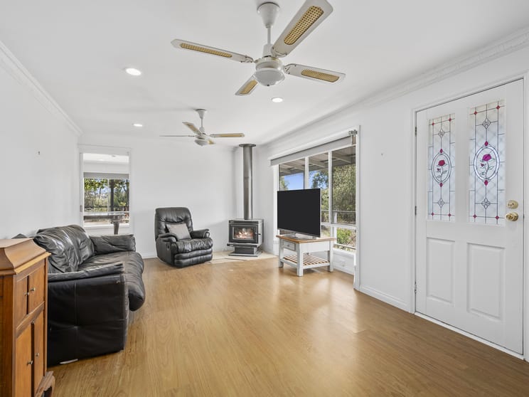 Click to view all images 29 Horsburgh Court Heathcote VIC 3523 - Image 3
