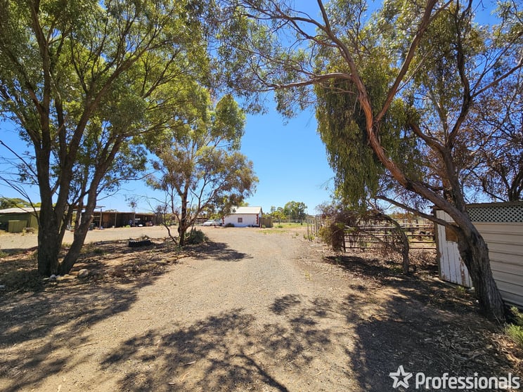 Click to view all images 17 Jackman Road Bright SA 5381 - Image 3