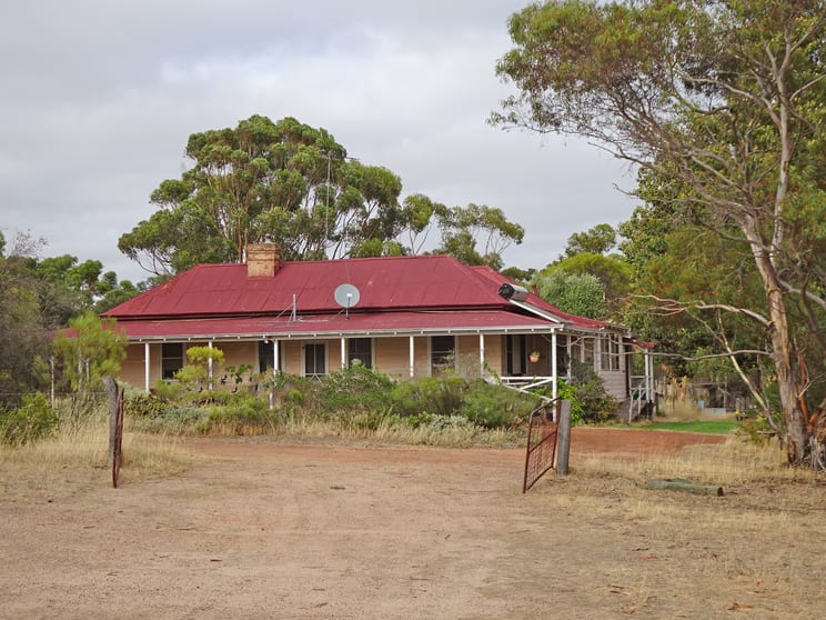 Click to view all images 3733 Williams Kondinin Road Hillside WA 6312 - Image 1