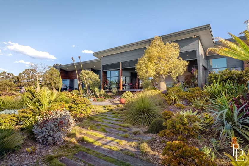 Click to view all images 17 Greenmeadow Lane Nowra Hill NSW 2540 - Image 3