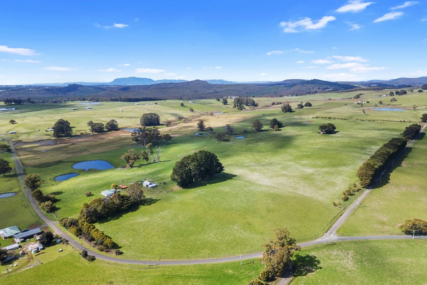 Click to view all images 99 Warringa Road Preston TAS 7315 - Image 1