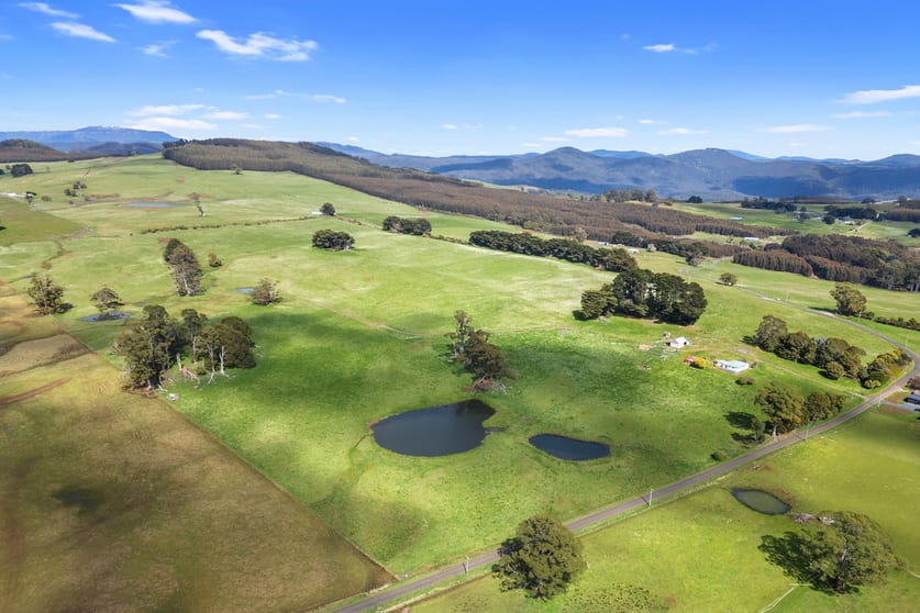Click to view all images 99 Warringa Road Preston TAS 7315 - Image 2