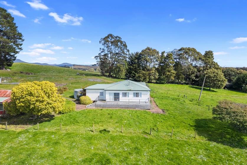 Click to view all images 99 Warringa Road Preston TAS 7315 - Image 3