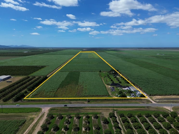 Click to view all images 32876 Bruce Highway Horseshoe Lagoon QLD 4809 - Image 1