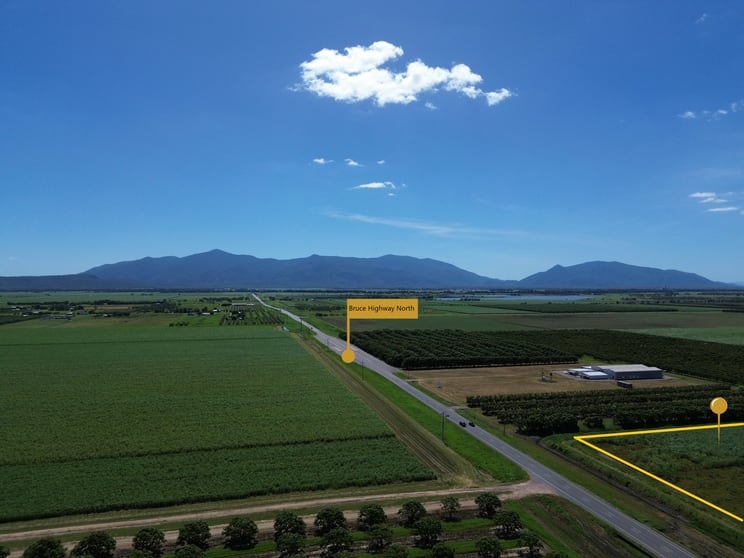 Click to view all images 32876 Bruce Highway Horseshoe Lagoon QLD 4809 - Image 3