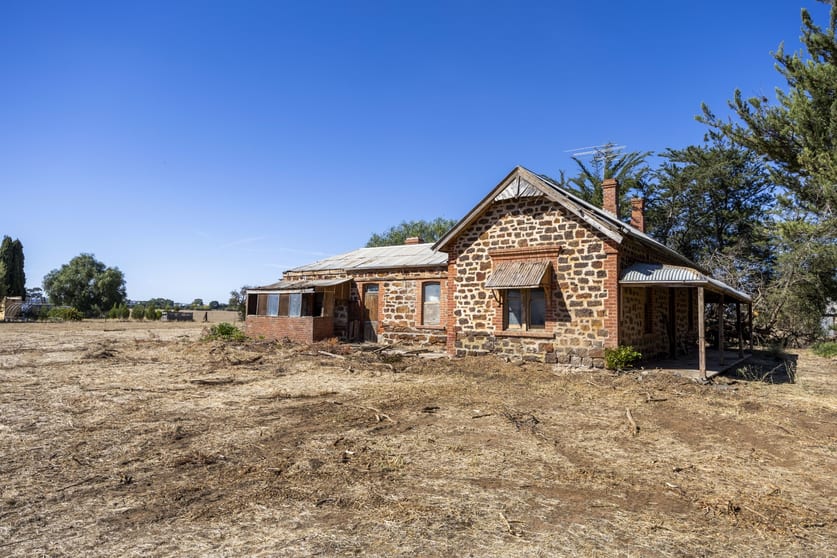 Click to view all images 217 Carrara Hill Road Ebenezer SA 5355 - Image 2