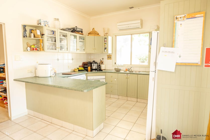 Click to view all images Gayndah QLD 4625 - Image 2