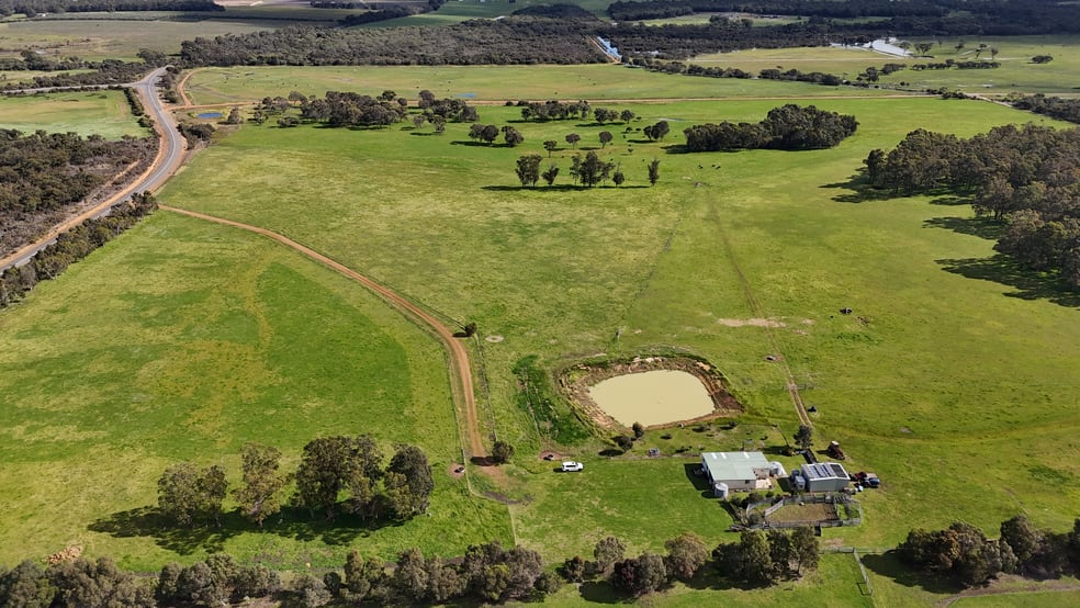 Click to view all images 108 Spencer Road Narrikup WA 6326 - Image 3