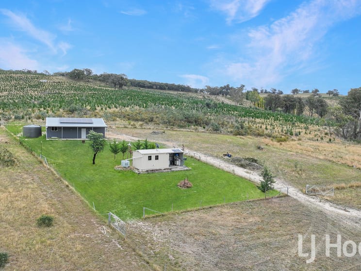 Click to view all images 225 Bradene Road Neville NSW 2799 - Image 2