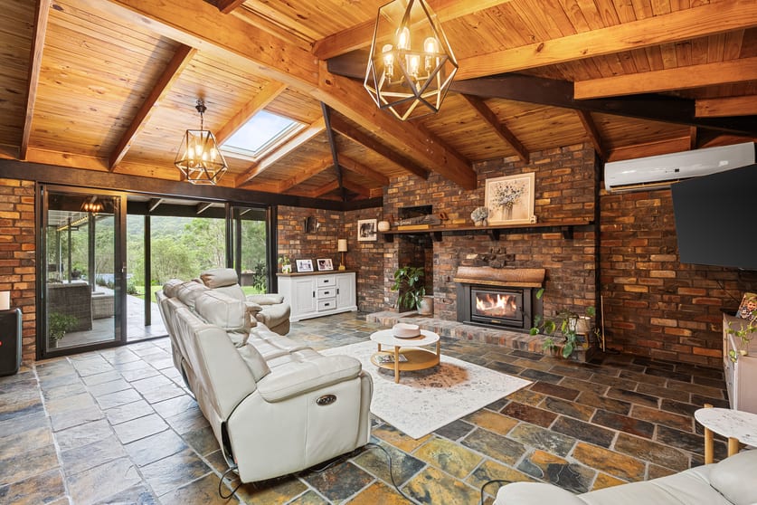 Click to view all images 31 Binbrook Road Wyee NSW 2259 - Image 2