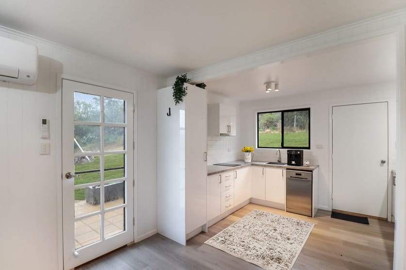 Click to view all images 151 Curtin Road Ballandean QLD 4382 - Image 3