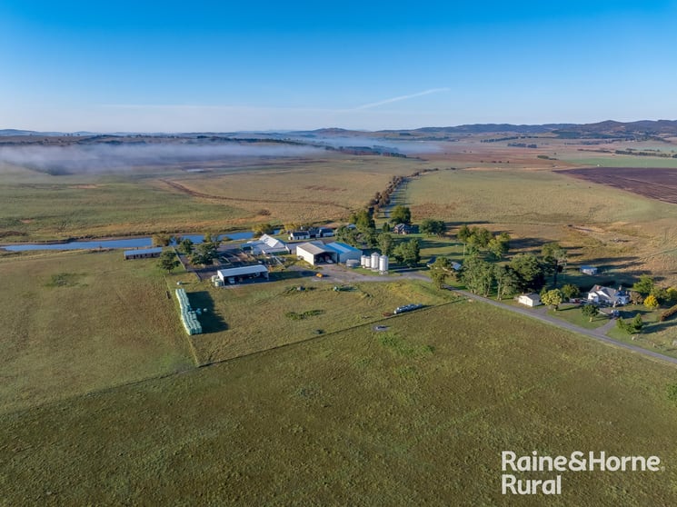Click to view all images "Inveralochy"/3262 Braidwood Road Lake Bathurst NSW 2580 - Image 2