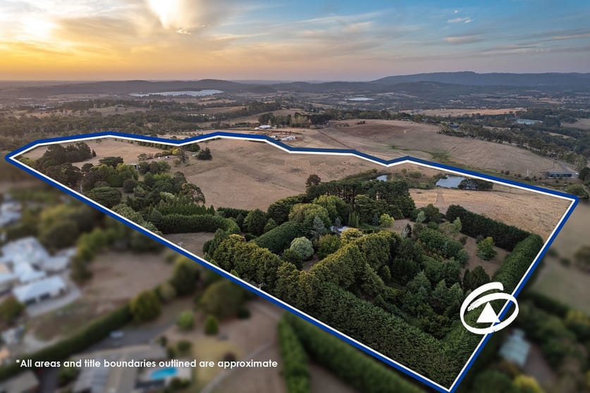 Click to view all images 2-30 Rowallan Avenue Harkaway VIC 3806 - Image 2