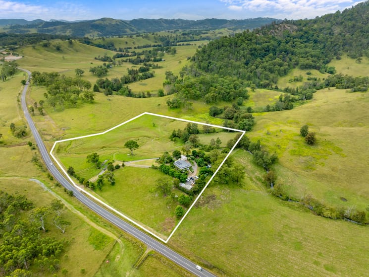 Click to view all images 298 The Bucketts Way Gloucester NSW 2422 - Image 1