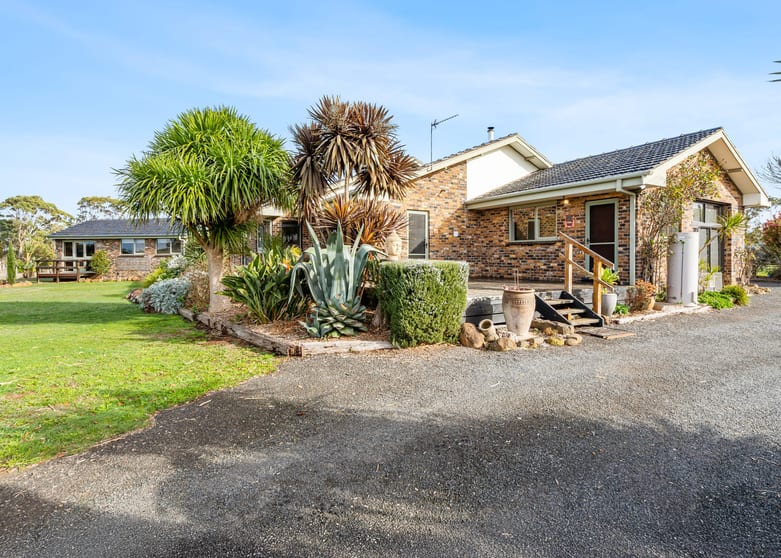 Click to view all images 518 Princes Highway Bolwarra VIC 3305 - Image 2