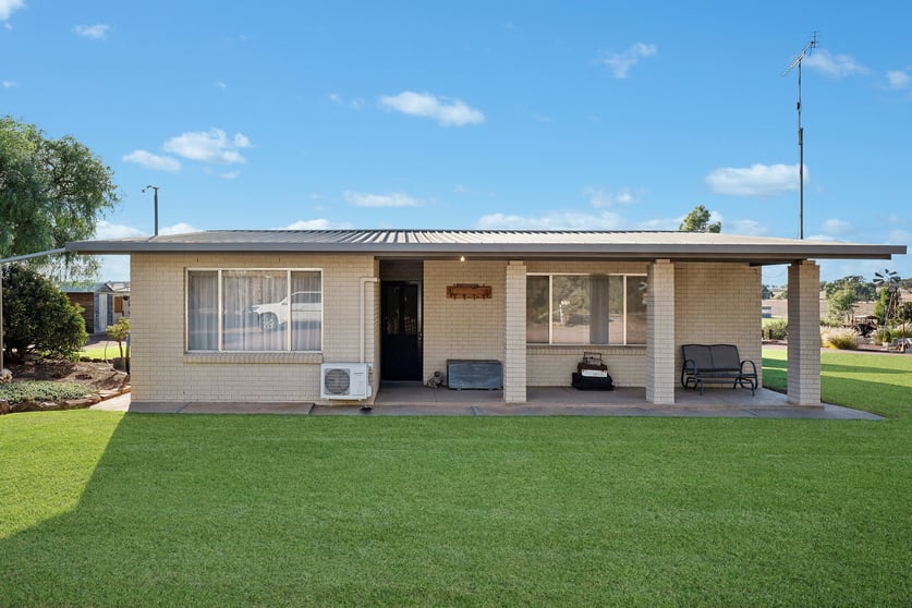 52 Orchard Road Narrandera NSW 2700 - Image 2