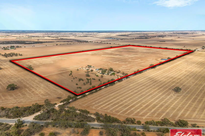 Click to view all images 565 Callahan Road Reeves Plains SA 5502 - Image 1
