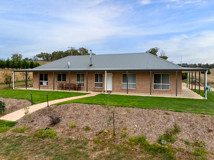 Click to view all images 736 Duckmaloi Road Oberon NSW 2787 - Image 2