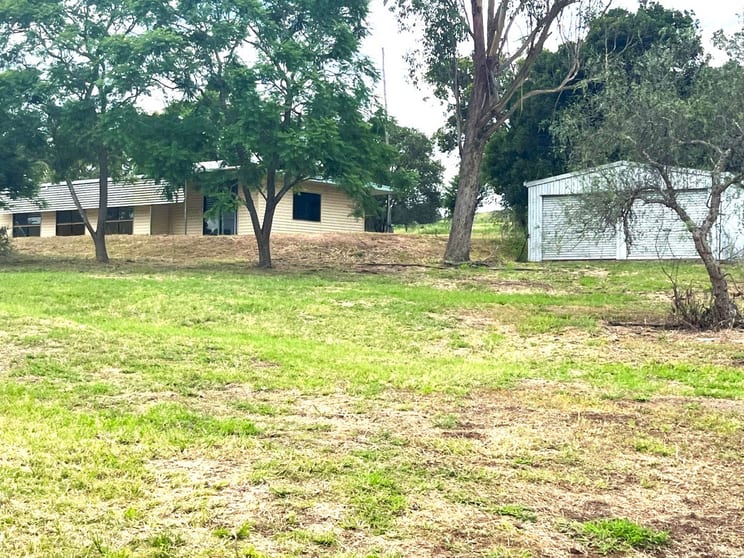 Click to view all images 12684 D'Aguilar Highway Yarraman QLD 4614 - Image 2