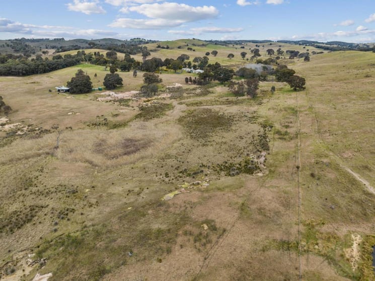 Click to view all images 2102 Kiowarrah Road Bevendale NSW 2581 - Image 1
