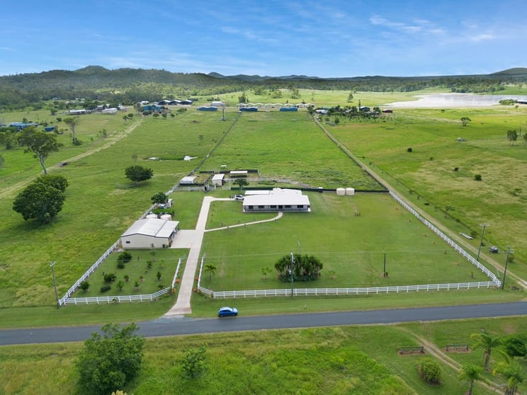 Click to view all images 43 Lindeman Drive Bloomsbury QLD 4799 - Image 2