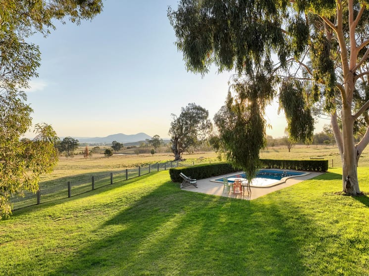 Click to view all images 75 McLeod Lane Mansfield VIC 3722 - Image 3