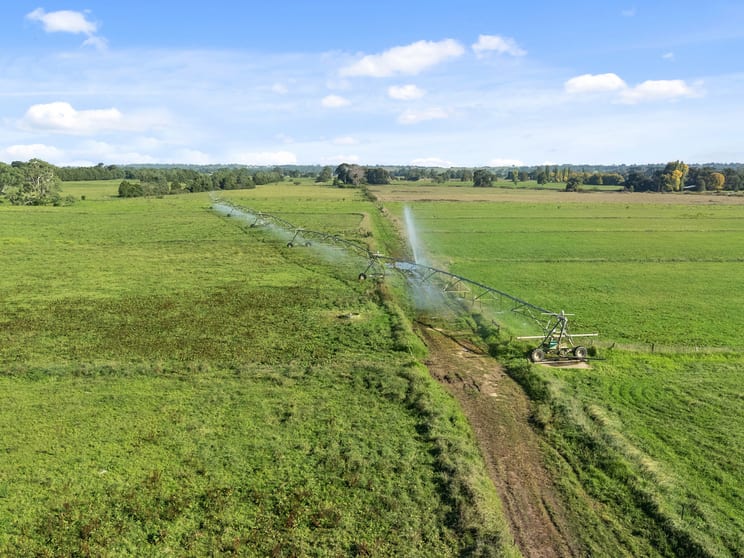 Click to view all images Boisdale-Valencia Creek Road Boisdale VIC 3860 - Image 2