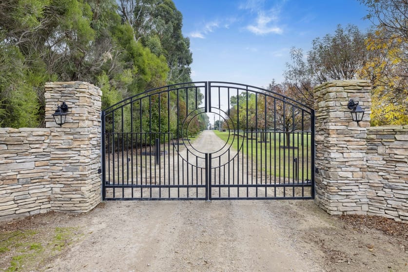 Click to view all images 895 Derril Road Moorooduc VIC 3933 - Image 3