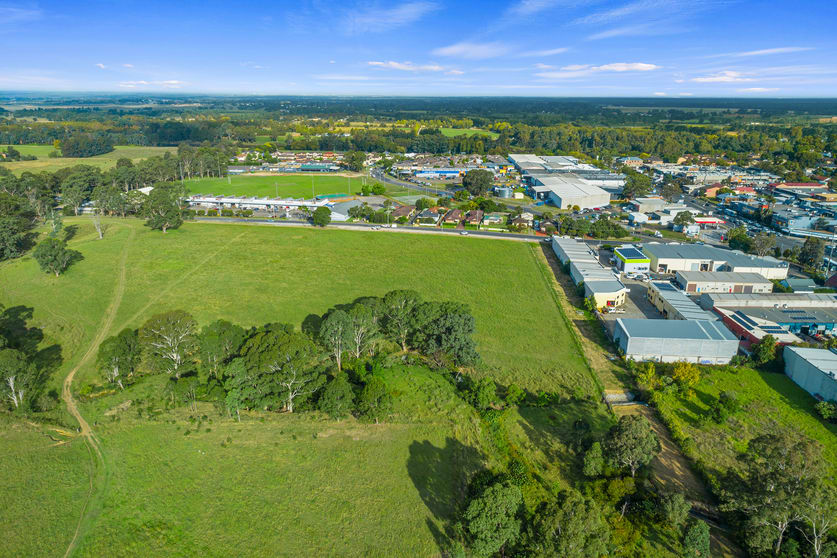 Click to view all images Part of 94 Terrace Road North Richmond NSW 2754 - Image 2