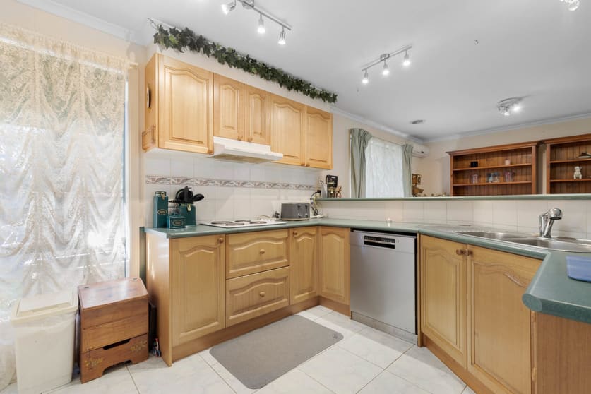 Click to view all images 405 Black Forest Drive Macedon VIC 3440 - Image 2