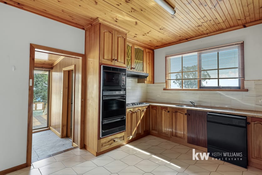 Click to view all images 630 Thomson Road Hazelwood South VIC 3840 - Image 3
