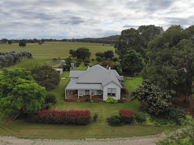 Click to view all images 40 Hills Lane Inverell NSW 2360 - Image 1