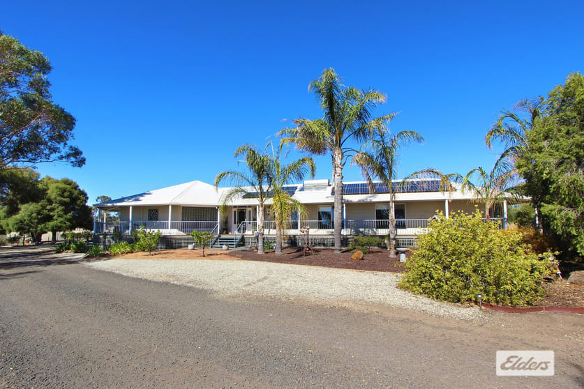 Click to view all images 3058 Northern Highway Toolleen VIC 3551 - Image 1