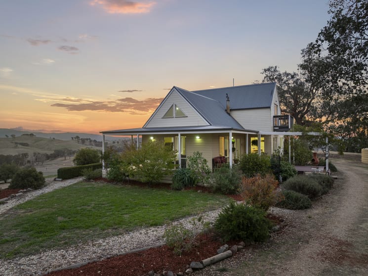 Click to view all images 946 Monkey Gully Road Goughs Bay VIC 3723 - Image 1